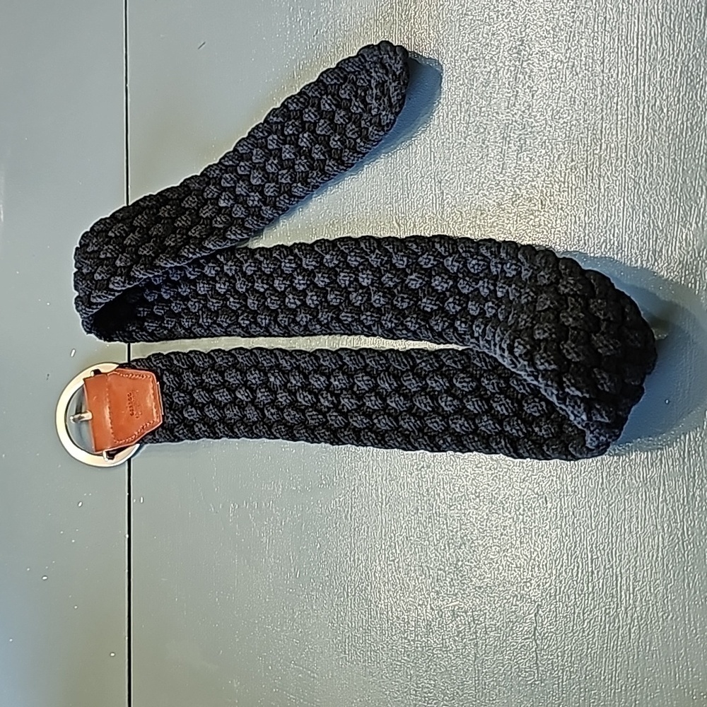 Cloth‎ and genuine and belt. Silver buckle.
